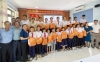 Hàng năm Hội Nông dân thị xã Điện Bàn đều tổ chức trao tặng quà và học bổng cho học sinh, sinh viên nghèo, giúp các em vươn lên trong học tập. Ảnh: V.L