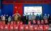 Đ/c Nguyễn Út - PCT Thường trực HND tỉnh trao quà Tết cho HVND