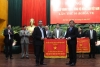 Chủ tịch Hội NDVN Lại Xuân Môn trao tặng cờ thi đua của Trung ương Hội cho 17 tỉnh, thành Hội