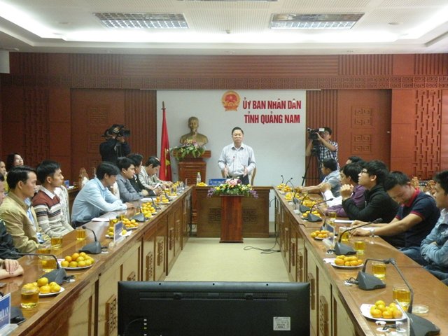 Phó Chủ tịch UBND tỉnh Lê Trí Thanh phát biểu tại buổi gặp mặt