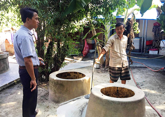 Nhờ xây dựng hầm biogas đã giúp gia đình Nguyễn Huy Cừu có khí đốt để sử dụng lại vừa đảm bảo vệ sinh môi trường