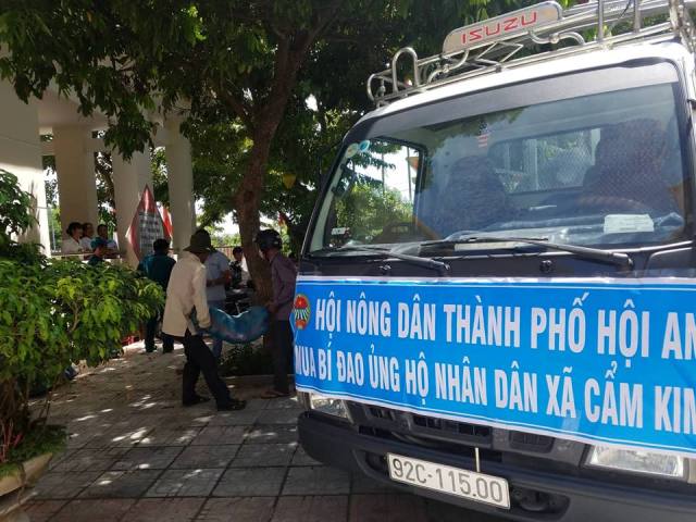 HND Hội An mua bí đao ủng hộ nông dân xã Cẩm Kim