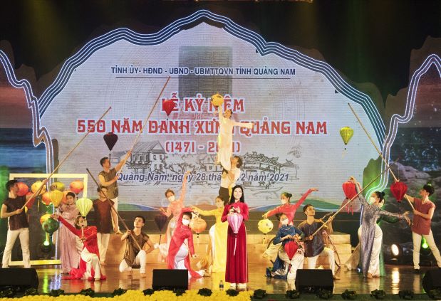 Một tiết mục trong chương trình nghệ thuật “Âm vang Quảng Nam” được tổ chức vào tối nay 28.12, nhân kỷ niệm 550 năm Danh xưng Quảng Nam. Ảnh: ĐĂNG KHOA