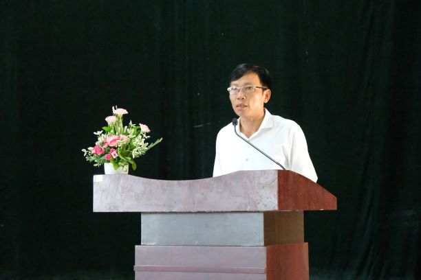 Đ/c Nguyễn Út - Phó Chủ tịch Thường trực HND tỉnh phát biểu bế mạc Hội chợ