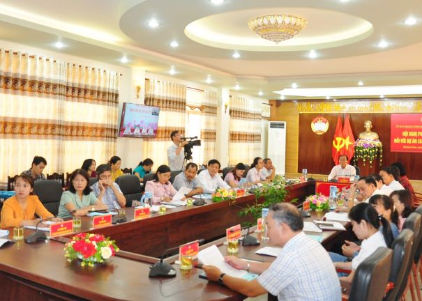 Ủy ban MTTQ Việt Nam tỉnh tham gia hội nghị trực tuyến toàn quốc phản biện xã hội đối với dự án Luật Đất đai (sửa đổi), do Ủy ban Trung ương MTTQ Việt Nam tổ chức vào tháng 9/2022. Ảnh: V.ANH