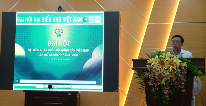 Đ/c Nguyễn Út – PCT Thường trực HND tỉnh thông báo kết quả Đại hội